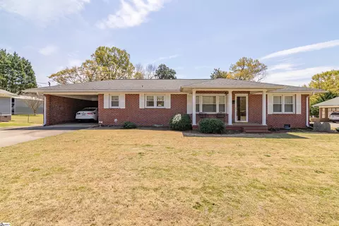 Exterior - 111 Central Ave, Honea Path, SC 29654 photo 1 of 8