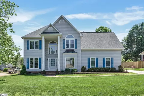 105 Chariot Ln, Simpsonville, SC 29681