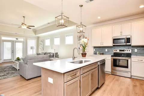 101 Currituck Dr, Greer, SC 29651 photo 8