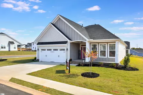 101 Currituck Dr, Greer, SC 29651