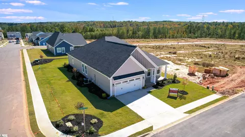 101 Currituck Dr, Greer, SC 29651 photo 3