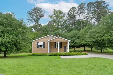 103 Constitution Ave, Laurens, SC 29360