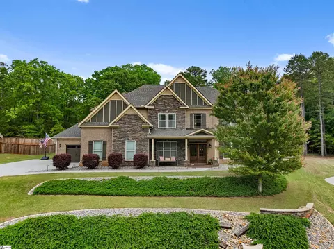 35 Laurelhart Ln, Simpsonville, SC 29681