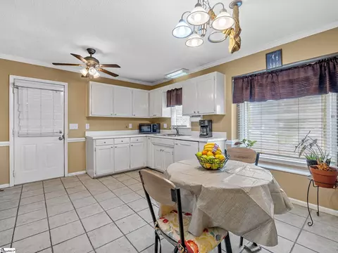 101 Jamestown Ct, Moore, SC 29369 photo 8