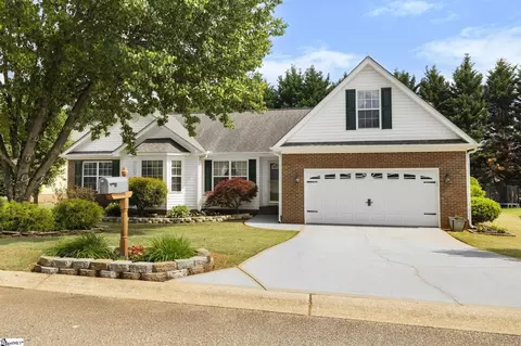 6 Churchfield Ct, Greer, SC 29651