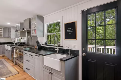 Kitchen - 318 Frontier Dr, Easley, SC 29640 photo 4 of 6
