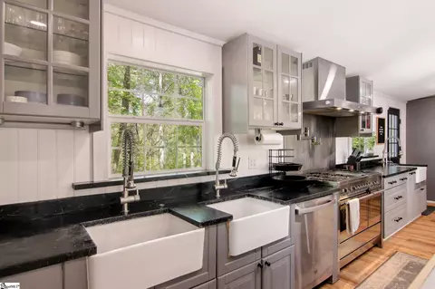 Kitchen - 318 Frontier Dr, Easley, SC 29640 photo 3 of 6
