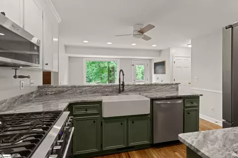 Kitchen - 116 Saddle Tree Ct, Greer, SC 29650 photo 2 of 2