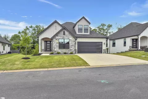 106 Winding Rock Rd, Simpsonville, SC 29680