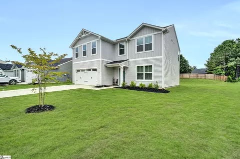 202 Highland Station Dr, Clinton, SC 29325