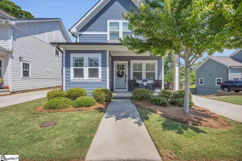 105 Greenridge Dr, Greenville, SC 29607