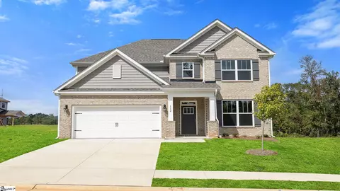 112 Keating St, Greenwood, SC 29649