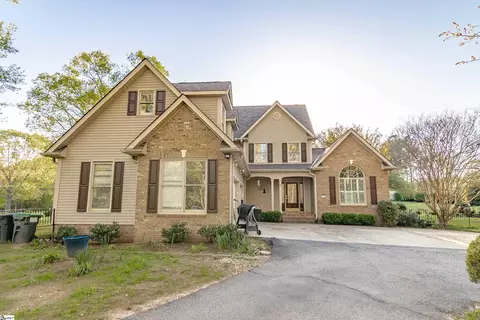 104 Bellewood Dr, Easley, SC 29640