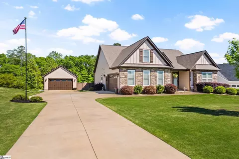 675 E Ridge Water Dr, Chesnee, SC 29323