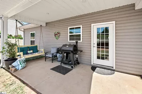 Exterior - 566 Linking Rd, Seneca, SC 29672 photo 3 of 7