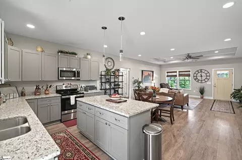 Kitchen - 566 Linking Rd, Seneca, SC 29672 photo 2 of 4