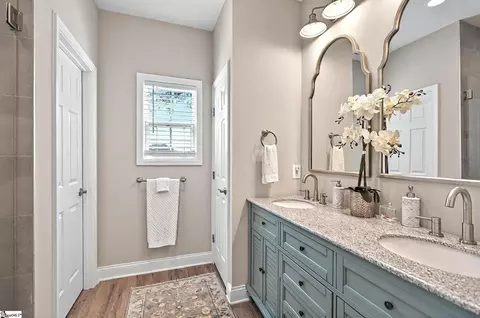 Bath - 566 Linking Rd, Seneca, SC 29672 photo 1 of 2