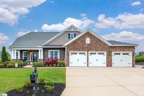 401 Ladysmith Dr, Simpsonville, SC 29681