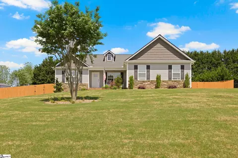 327 Terra Plains Dr, Greer, SC 29651