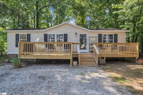 16 Airline Dr, Greenville, SC 29605