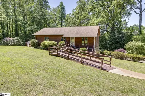 118 Pine Ln, Simpsonville, SC 29681