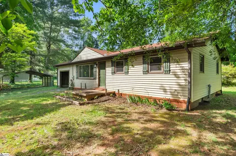 81 Julia St, Columbus, NC 28722