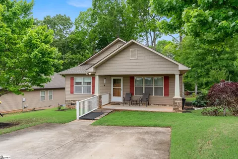 618 Fawn Branch Trl, Boiling Springs, SC 29316