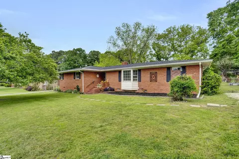 210 Ivy Dr, Simpsonville, SC 29680