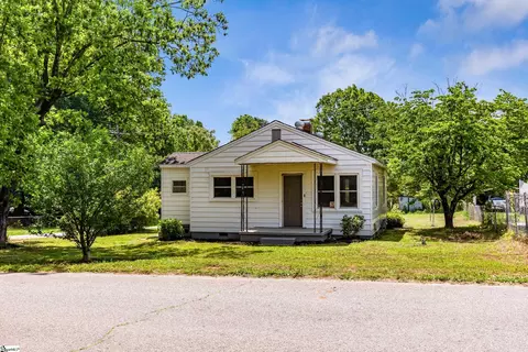 312 Hugh St, Anderson, SC 29624