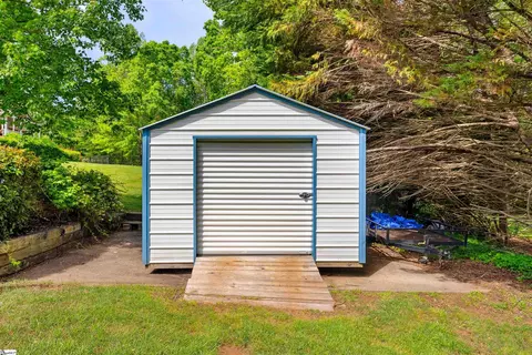 225 E Powers Dr, Easley, SC 29640 photo 38