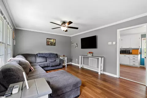 225 E Powers Dr, Easley, SC 29640 photo 5