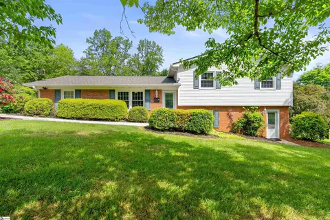225 E Powers Dr, Easley, SC 29640