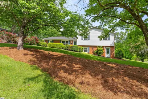 225 E Powers Dr, Easley, SC 29640 photo 4