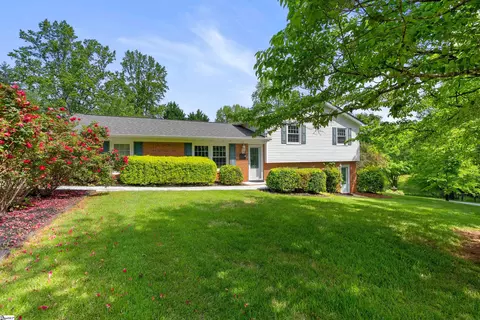 225 E Powers Dr, Easley, SC 29640 photo 2