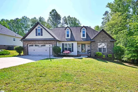740 W River Grove Cir, Roebuck, SC 29376
