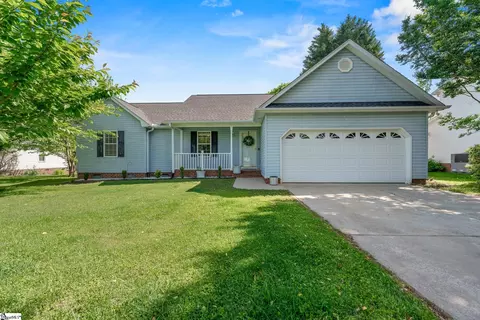 308 Tearose Ln, Simpsonville, SC 29681