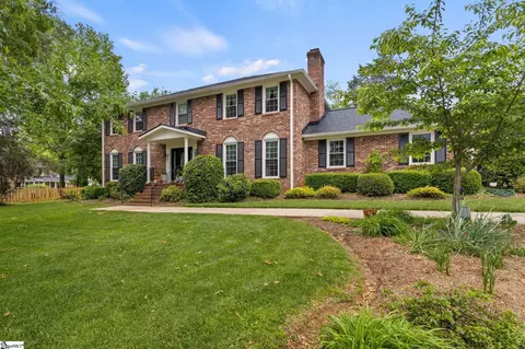 112 Woodhill Ln, Simpsonville, SC 29681