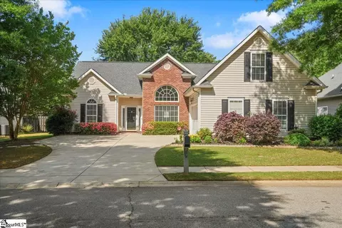 7 Baneberry Ct, Simpsonville, SC 29680