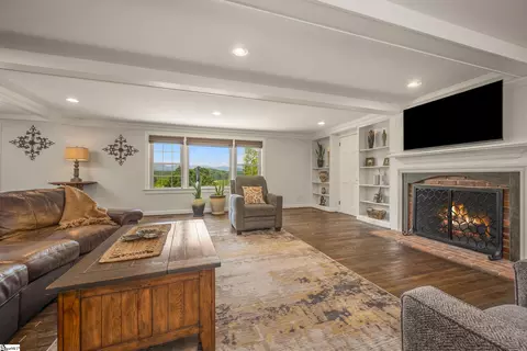 Living - 354 Jasmine Ln, Tryon, NC 28782 photo 2 of 2