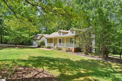 1014 Stratford Ct, Easley, SC 29642