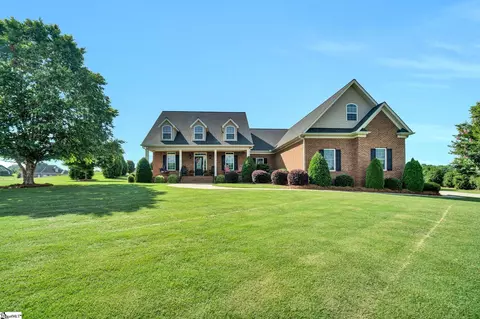 315 Sabrewood Ln, Pauline, SC 29374