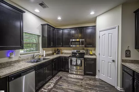 Kitchen - 20 Killarney Ln, Greer, SC 29650 photo 2 of 4