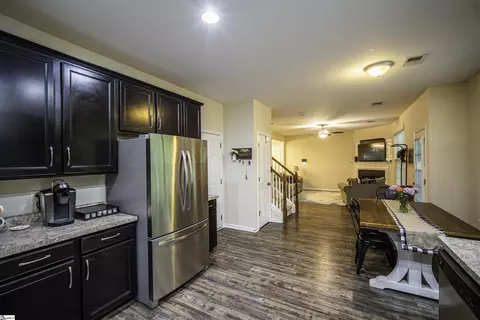 Entry Way - 20 Killarney Ln, Greer, SC 29650 photo 4 of 7