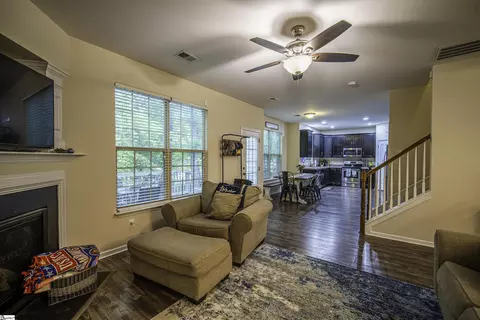 Entry Way - 20 Killarney Ln, Greer, SC 29650 photo 2 of 7