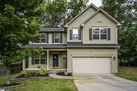 20 Killarney Ln, Greer, SC 29650