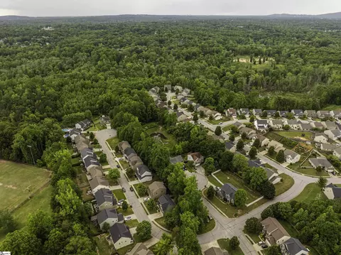 View/Area - 20 Killarney Ln, Greer, SC 29650 photo 2 of 7