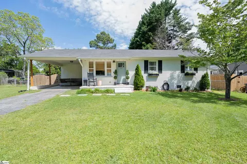 101 Dove Ln, Taylors, SC 29687