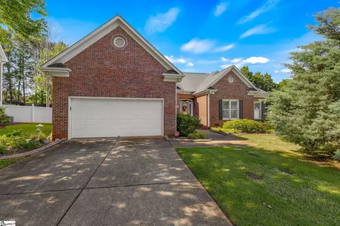 215 Sun Garden Ct, Greenville, SC 29615