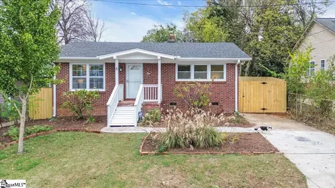8 Queen Aly Aly, Greenville, SC 29611