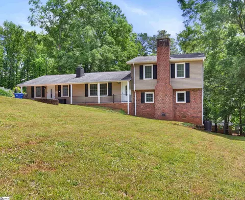 201 Knollview Dr, Greenville, SC 29611